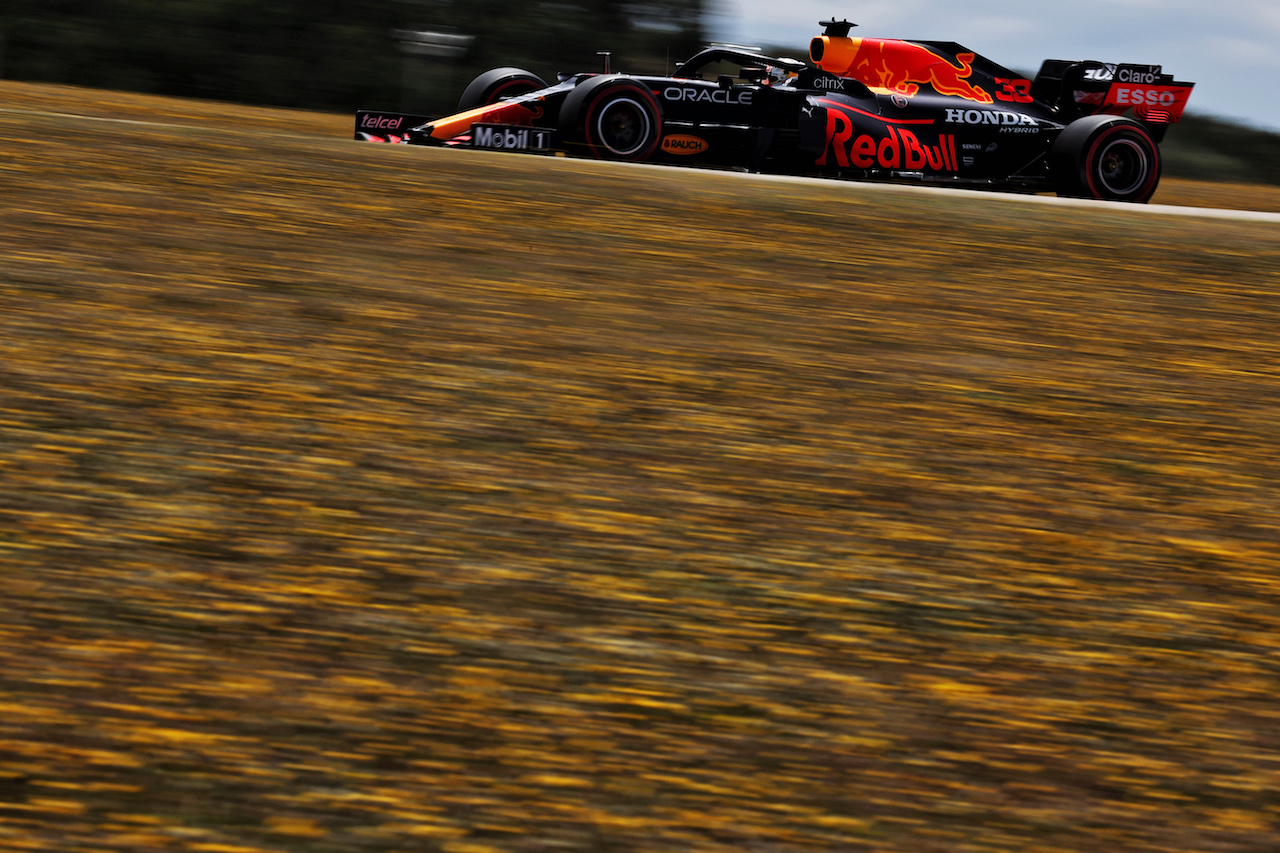 GP PORTOGALLO, Max Verstappen (NLD) Red Bull Racing RB16B.
01.05.2021. Formula 1 World Championship, Rd 3, Portuguese Grand Prix, Portimao, Portugal, Qualifiche Day.
- www.xpbimages.com, EMail: requests@xpbimages.com © Copyright: Batchelor / XPB Images