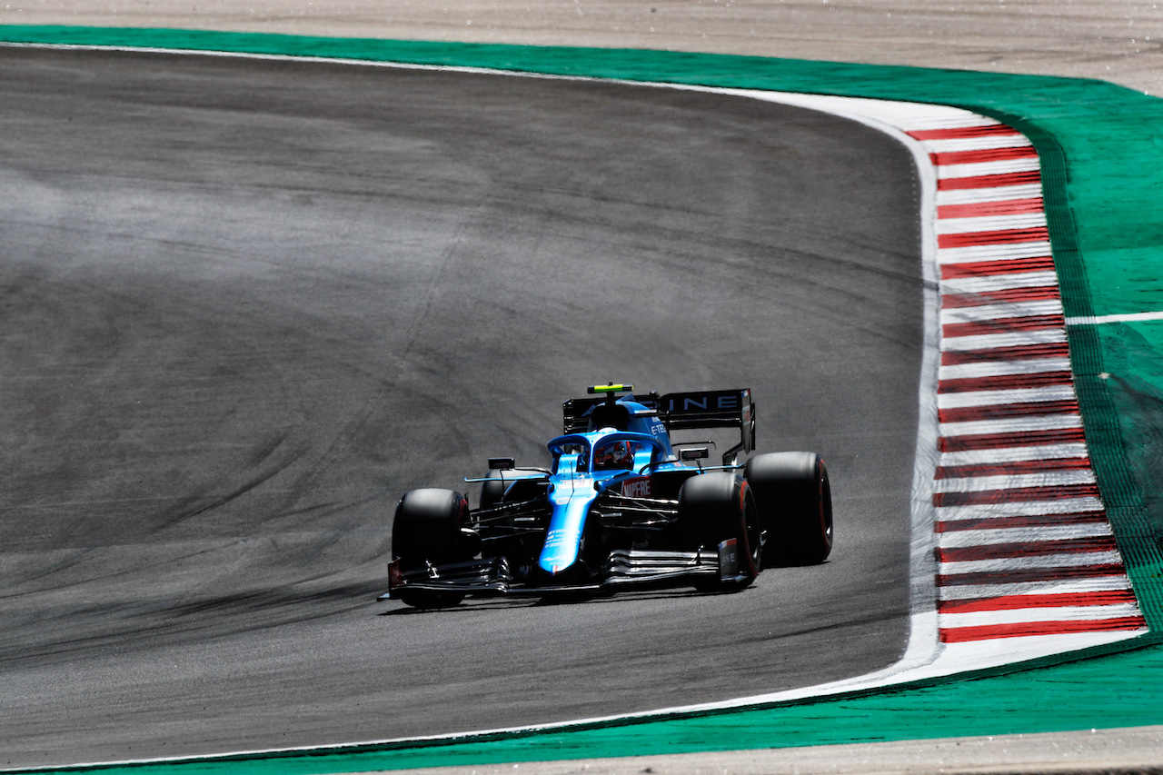 GP PORTOGALLO, Esteban Ocon (FRA) Alpine F1 Team A521.
01.05.2021. Formula 1 World Championship, Rd 3, Portuguese Grand Prix, Portimao, Portugal, Qualifiche Day.
 - www.xpbimages.com, EMail: requests@xpbimages.com © Copyright: Staley / XPB Images