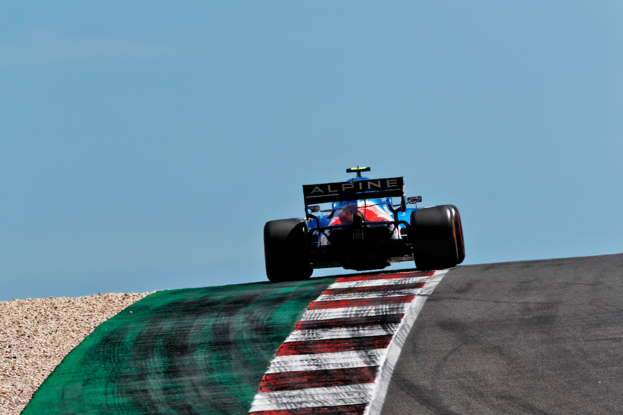 GP PORTOGALLO, Esteban Ocon (FRA) Alpine F1 Team A521.
01.05.2021. Formula 1 World Championship, Rd 3, Portuguese Grand Prix, Portimao, Portugal, Qualifiche Day.
 - www.xpbimages.com, EMail: requests@xpbimages.com © Copyright: Staley / XPB Images