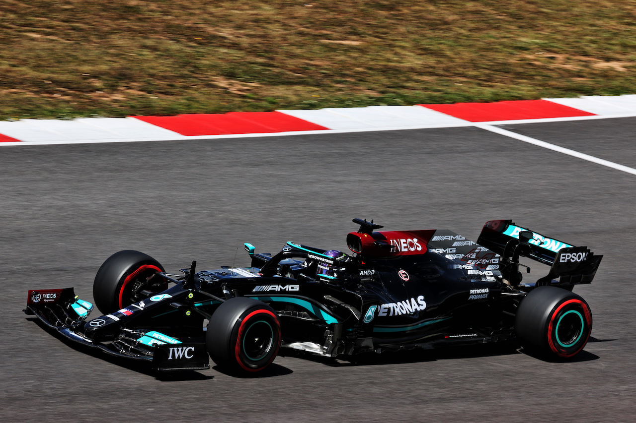 GP PORTOGALLO, Lewis Hamilton (GBR) Mercedes AMG F1 W12.
01.05.2021. Formula 1 World Championship, Rd 3, Portuguese Grand Prix, Portimao, Portugal, Qualifiche Day.
- www.xpbimages.com, EMail: requests@xpbimages.com © Copyright: Batchelor / XPB Images