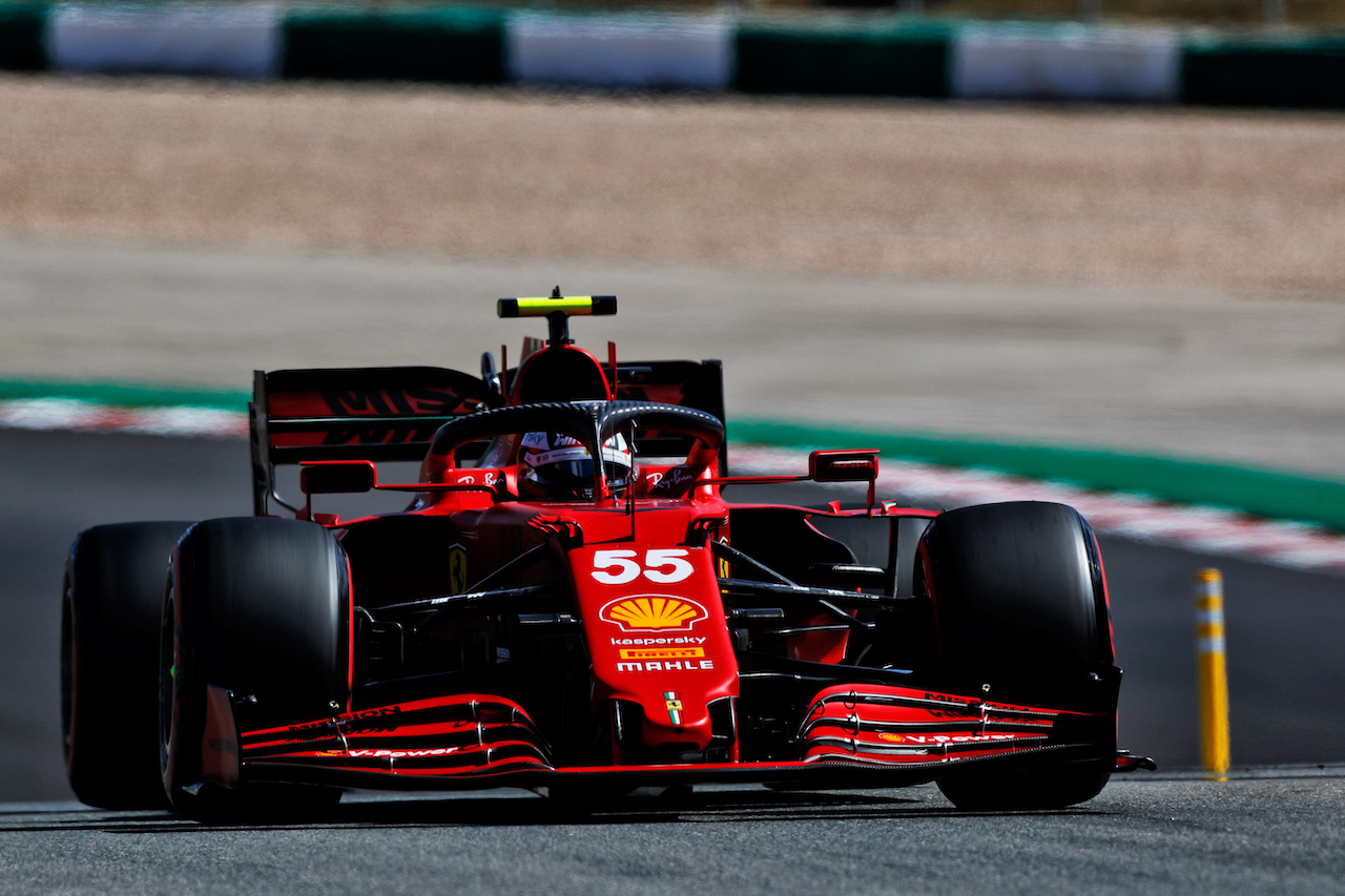 GP PORTOGALLO, Carlos Sainz Jr (ESP) Ferrari SF-21.
01.05.2021. Formula 1 World Championship, Rd 3, Portuguese Grand Prix, Portimao, Portugal, Qualifiche Day.
 - www.xpbimages.com, EMail: requests@xpbimages.com © Copyright: Staley / XPB Images