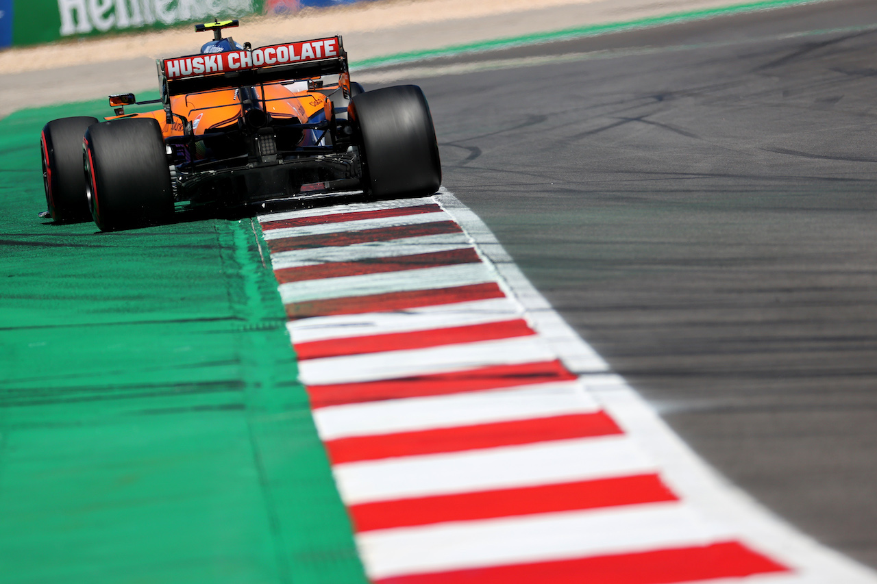 GP PORTOGALLO, Lando Norris (GBR) McLaren MCL35M.
01.05.2021. Formula 1 World Championship, Rd 3, Portuguese Grand Prix, Portimao, Portugal, Qualifiche Day.
- www.xpbimages.com, EMail: requests@xpbimages.com © Copyright: Batchelor / XPB Images