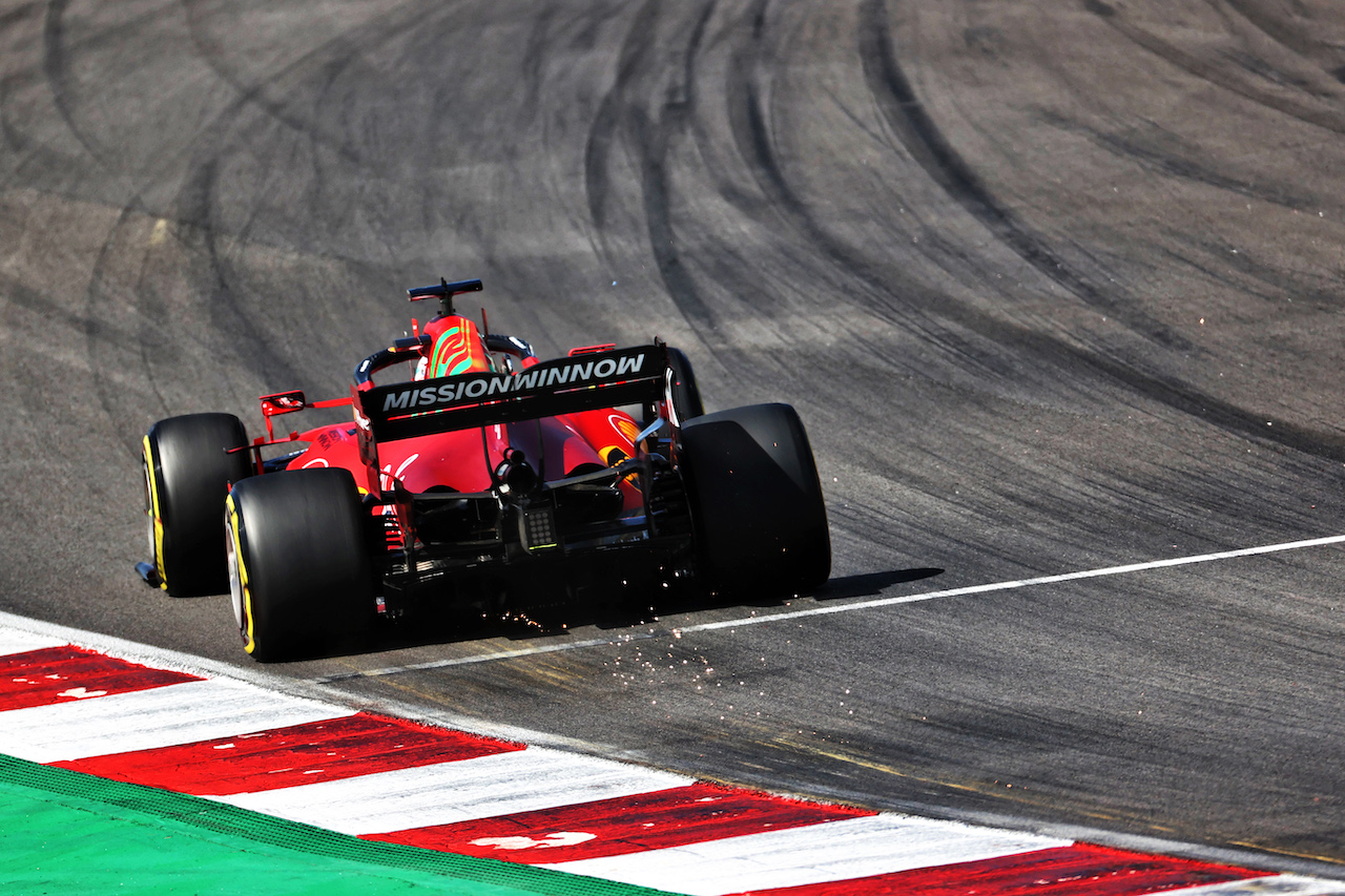 GP PORTOGALLO, Charles Leclerc (MON) Ferrari SF-21.
01.05.2021. Formula 1 World Championship, Rd 3, Portuguese Grand Prix, Portimao, Portugal, Qualifiche Day.
- www.xpbimages.com, EMail: requests@xpbimages.com © Copyright: Batchelor / XPB Images