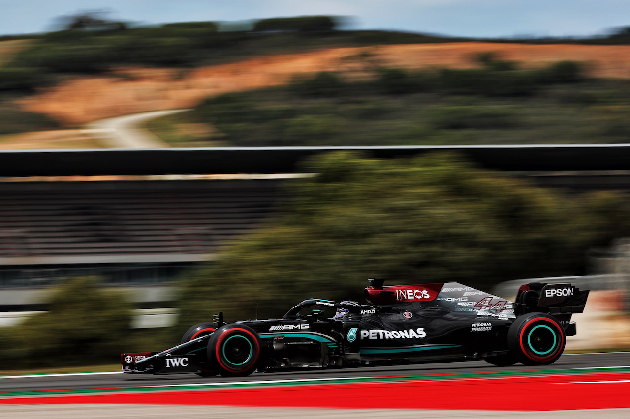 GP PORTOGALLO, Lewis Hamilton (GBR) Mercedes AMG F1 W12.
01.05.2021. Formula 1 World Championship, Rd 3, Portuguese Grand Prix, Portimao, Portugal, Qualifiche Day.
- www.xpbimages.com, EMail: requests@xpbimages.com © Copyright: Batchelor / XPB Images
