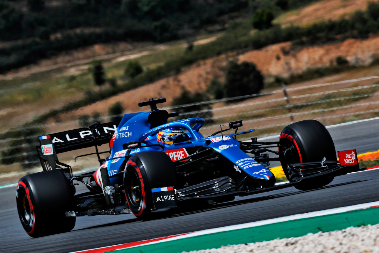 GP PORTOGALLO, Fernando Alonso (ESP) Alpine F1 Team A521.
01.05.2021. Formula 1 World Championship, Rd 3, Portuguese Grand Prix, Portimao, Portugal, Qualifiche Day.
 - www.xpbimages.com, EMail: requests@xpbimages.com © Copyright: Staley / XPB Images