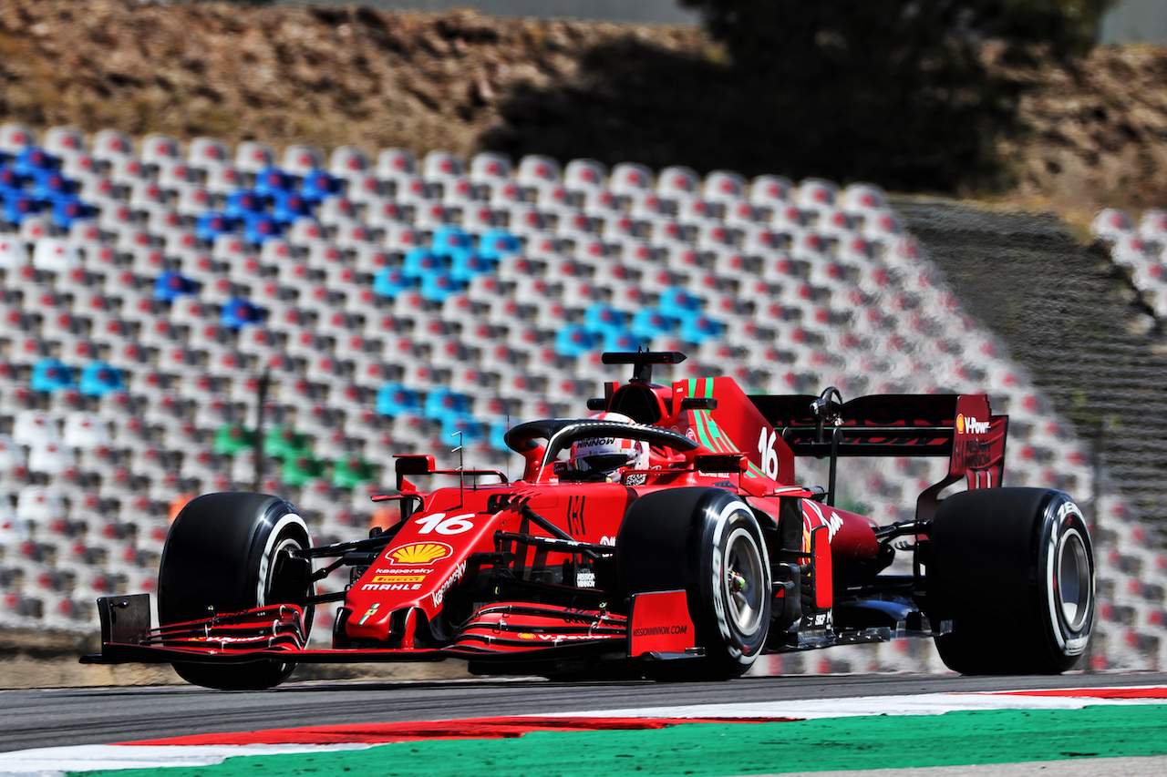 GP PORTOGALLO, Charles Leclerc (MON) Ferrari SF-21.
30.04.2021. Formula 1 World Championship, Rd 3, Portuguese Grand Prix, Portimao, Portugal, Practice Day.
- www.xpbimages.com, EMail: requests@xpbimages.com © Copyright: Batchelor / XPB Images