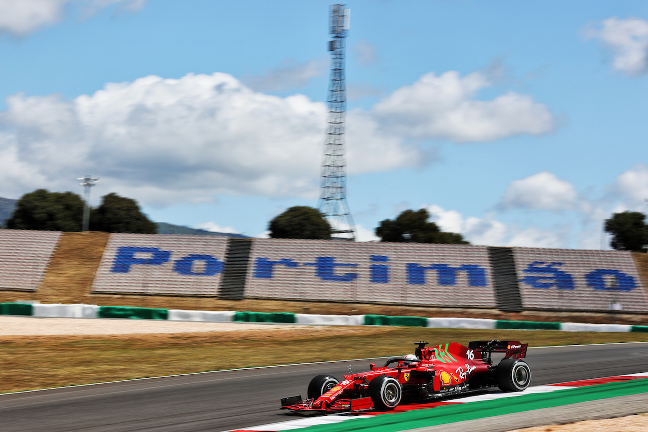 GP PORTOGALLO, Charles Leclerc (MON) Ferrari SF-21.
30.04.2021. Formula 1 World Championship, Rd 3, Portuguese Grand Prix, Portimao, Portugal, Practice Day.
- www.xpbimages.com, EMail: requests@xpbimages.com © Copyright: Batchelor / XPB Images