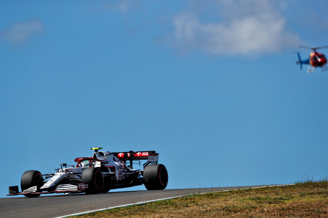 GP PORTOGALLO, Antonio Giovinazzi (ITA) Alfa Romeo Racing C41.
30.04.2021. Formula 1 World Championship, Rd 3, Portuguese Grand Prix, Portimao, Portugal, Practice Day.
 - www.xpbimages.com, EMail: requests@xpbimages.com © Copyright: Staley / XPB Images