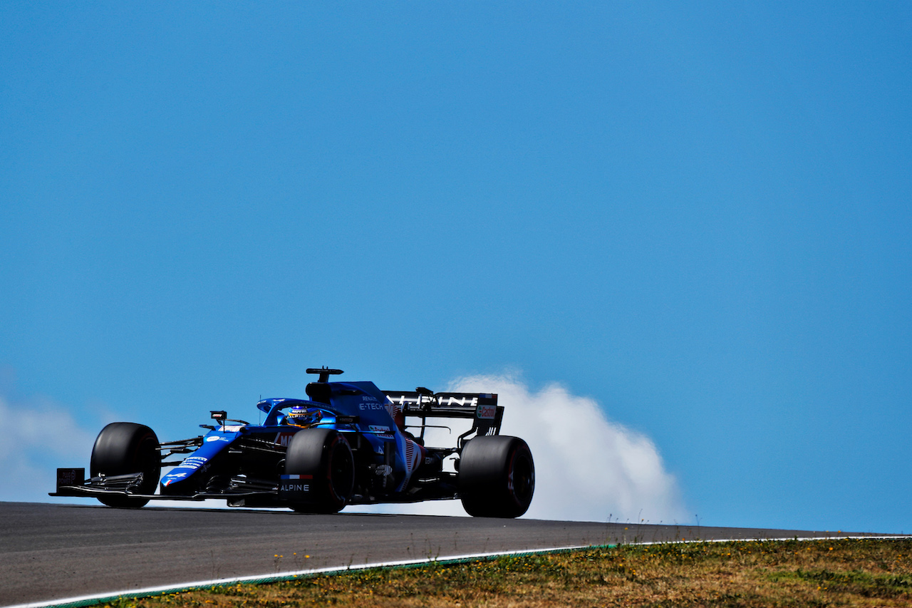 GP PORTOGALLO, Fernando Alonso (ESP) Alpine F1 Team A521.
30.04.2021. Formula 1 World Championship, Rd 3, Portuguese Grand Prix, Portimao, Portugal, Practice Day.
 - www.xpbimages.com, EMail: requests@xpbimages.com © Copyright: Staley / XPB Images