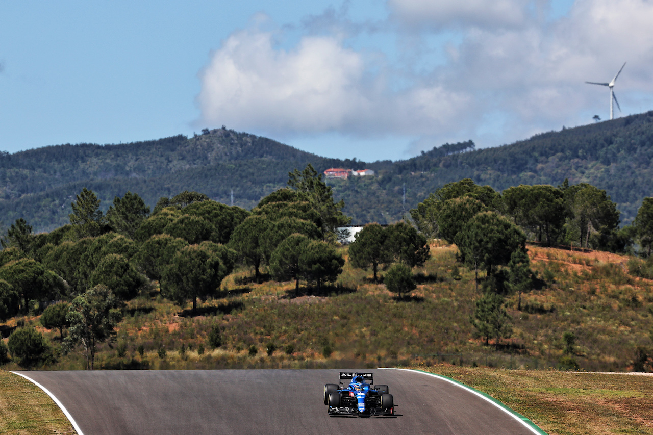 GP PORTOGALLO, Fernando Alonso (ESP) Alpine F1 Team A521.
30.04.2021. Formula 1 World Championship, Rd 3, Portuguese Grand Prix, Portimao, Portugal, Practice Day.
- www.xpbimages.com, EMail: requests@xpbimages.com © Copyright: Batchelor / XPB Images