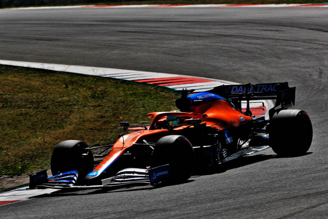 GP PORTOGALLO, Daniel Ricciardo (AUS) McLaren MCL35M.
30.04.2021. Formula 1 World Championship, Rd 3, Portuguese Grand Prix, Portimao, Portugal, Practice Day.
 - www.xpbimages.com, EMail: requests@xpbimages.com © Copyright: Staley / XPB Images