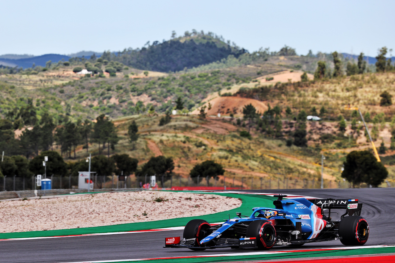 GP PORTOGALLO, Fernando Alonso (ESP) Alpine F1 Team A521.
30.04.2021. Formula 1 World Championship, Rd 3, Portuguese Grand Prix, Portimao, Portugal, Practice Day.
- www.xpbimages.com, EMail: requests@xpbimages.com © Copyright: Batchelor / XPB Images