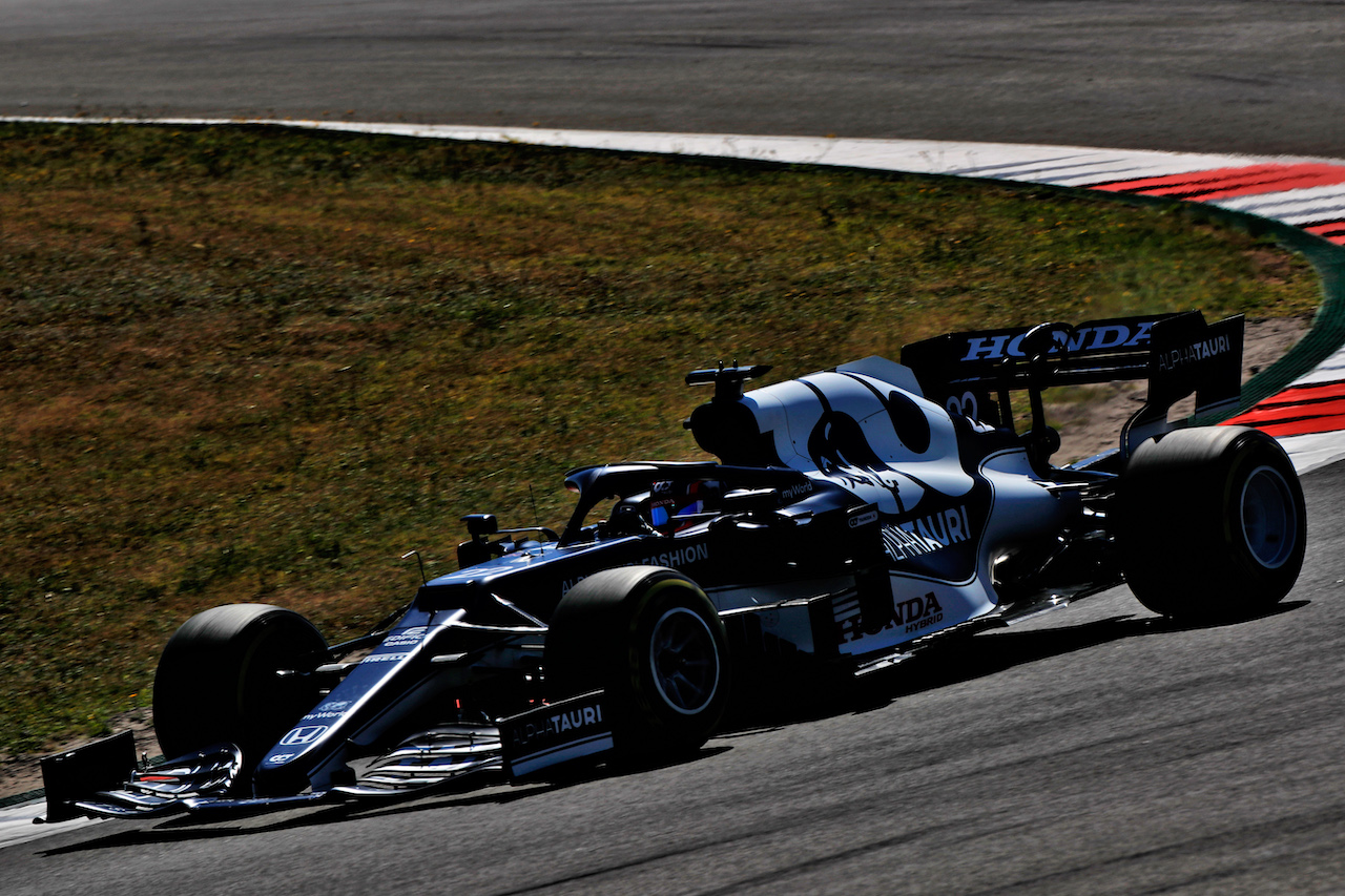 GP PORTOGALLO, Yuki Tsunoda (JPN) AlphaTauri AT02.
30.04.2021. Formula 1 World Championship, Rd 3, Portuguese Grand Prix, Portimao, Portugal, Practice Day.
 - www.xpbimages.com, EMail: requests@xpbimages.com © Copyright: Staley / XPB Images