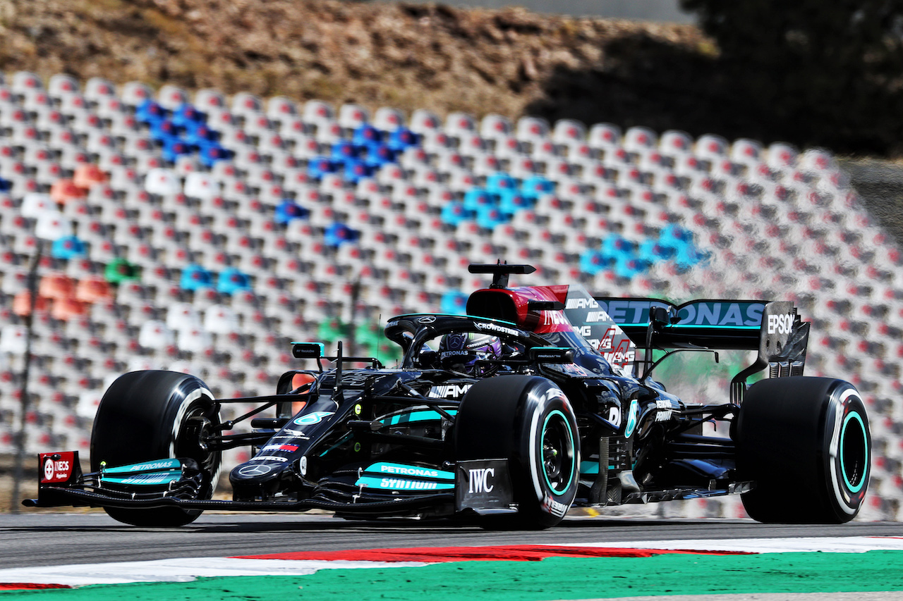 GP PORTOGALLO, Lewis Hamilton (GBR) Mercedes AMG F1 W12.
30.04.2021. Formula 1 World Championship, Rd 3, Portuguese Grand Prix, Portimao, Portugal, Practice Day.
- www.xpbimages.com, EMail: requests@xpbimages.com © Copyright: Batchelor / XPB Images