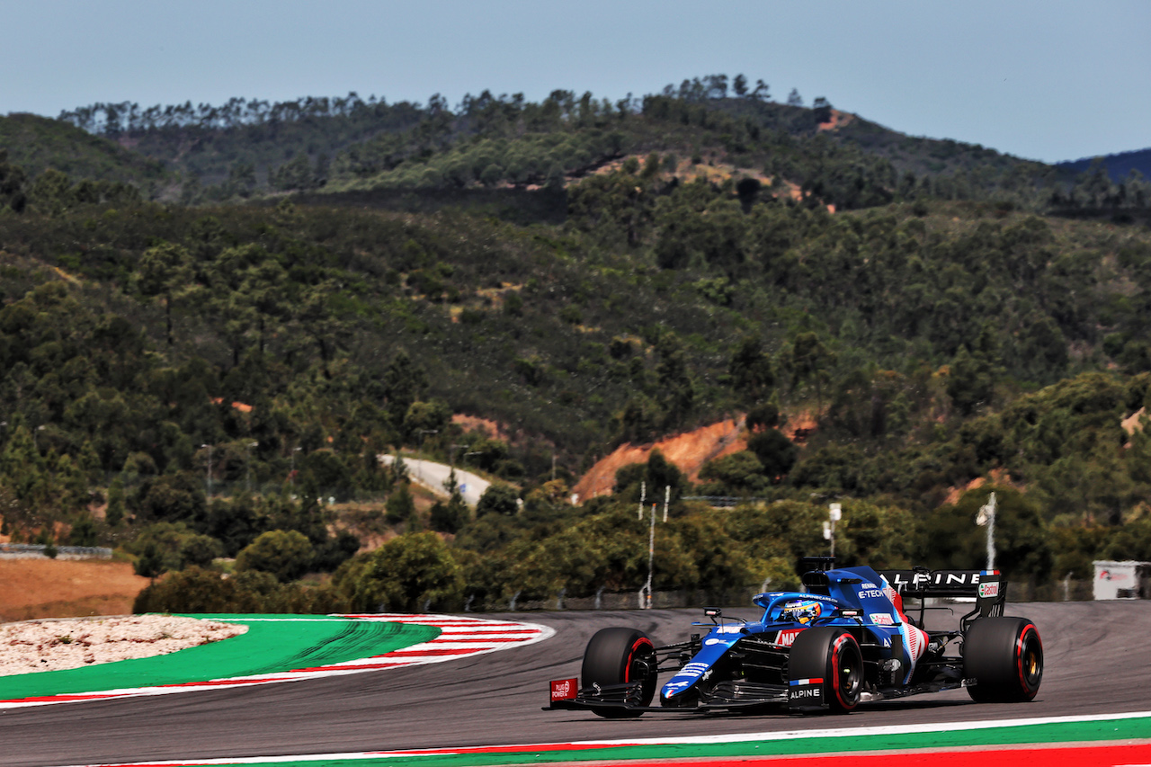 GP PORTOGALLO, Fernando Alonso (ESP) Alpine F1 Team A521.
30.04.2021. Formula 1 World Championship, Rd 3, Portuguese Grand Prix, Portimao, Portugal, Practice Day.
- www.xpbimages.com, EMail: requests@xpbimages.com © Copyright: Batchelor / XPB Images