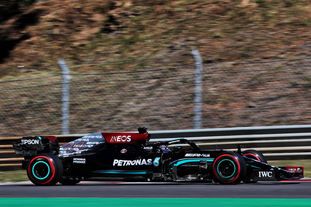 GP PORTOGALLO, Lewis Hamilton (GBR) Mercedes AMG F1 W12.
30.04.2021. Formula 1 World Championship, Rd 3, Portuguese Grand Prix, Portimao, Portugal, Practice Day.
- www.xpbimages.com, EMail: requests@xpbimages.com © Copyright: Batchelor / XPB Images