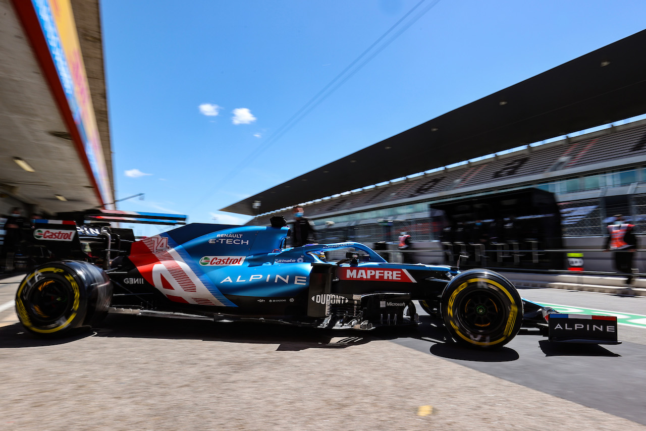 GP PORTOGALLO, Fernando Alonso (ESP) Alpine F1 Team A521 leaves the pits.
30.04.2021. Formula 1 World Championship, Rd 3, Portuguese Grand Prix, Portimao, Portugal, Practice Day.
- www.xpbimages.com, EMail: requests@xpbimages.com © Copyright: Charniaux / XPB Images