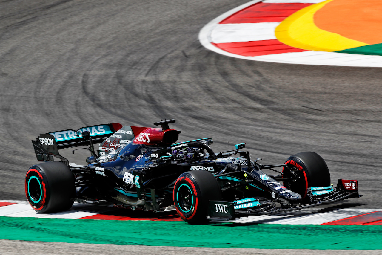 GP PORTOGALLO, Lewis Hamilton (GBR) Mercedes AMG F1 W12.
30.04.2021. Formula 1 World Championship, Rd 3, Portuguese Grand Prix, Portimao, Portugal, Practice Day.
 - www.xpbimages.com, EMail: requests@xpbimages.com © Copyright: Staley / XPB Images