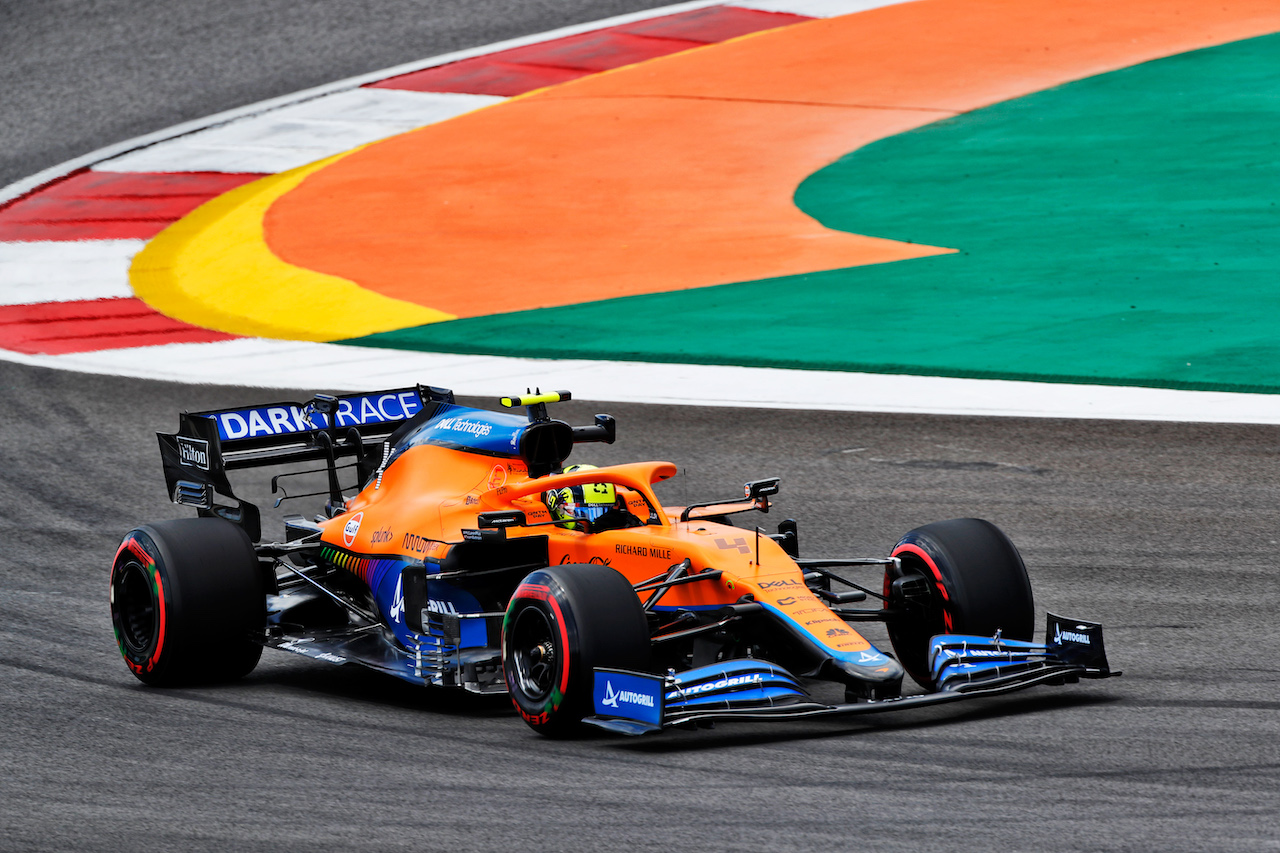 GP PORTOGALLO, Lando Norris (GBR) McLaren MCL35M.
30.04.2021. Formula 1 World Championship, Rd 3, Portuguese Grand Prix, Portimao, Portugal, Practice Day.
 - www.xpbimages.com, EMail: requests@xpbimages.com © Copyright: Staley / XPB Images