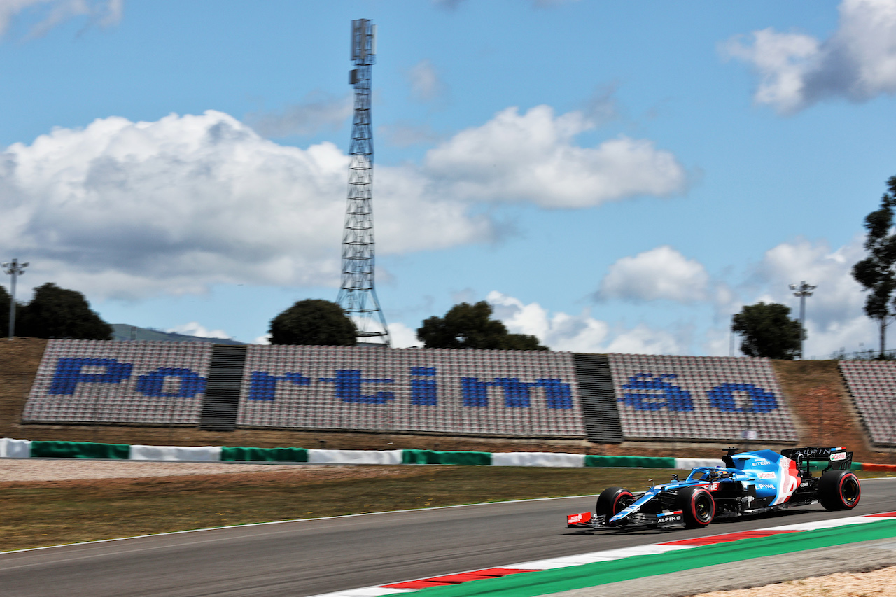 GP PORTOGALLO, Fernando Alonso (ESP) Alpine F1 Team A521.
30.04.2021. Formula 1 World Championship, Rd 3, Portuguese Grand Prix, Portimao, Portugal, Practice Day.
- www.xpbimages.com, EMail: requests@xpbimages.com © Copyright: Batchelor / XPB Images