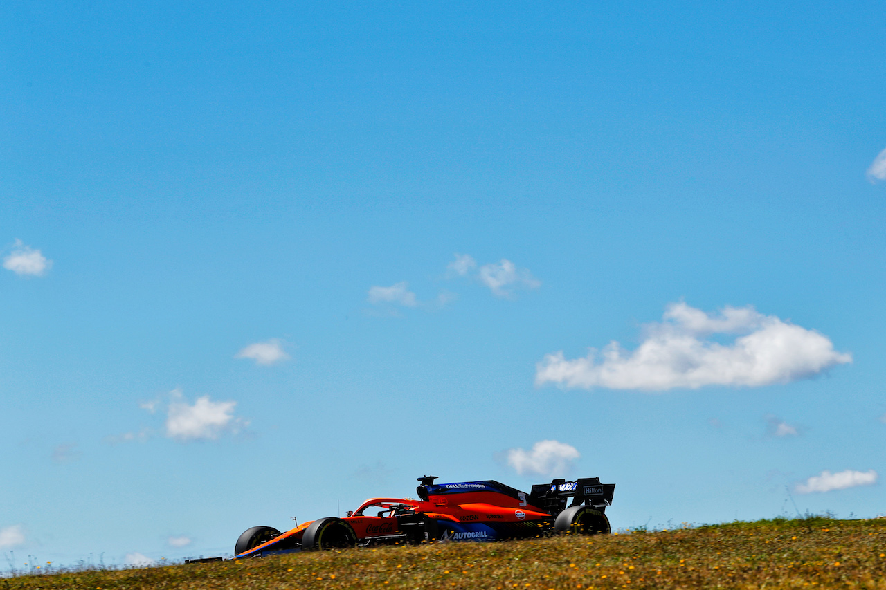 GP PORTOGALLO, Daniel Ricciardo (AUS) McLaren MCL35M.
30.04.2021. Formula 1 World Championship, Rd 3, Portuguese Grand Prix, Portimao, Portugal, Practice Day.
 - www.xpbimages.com, EMail: requests@xpbimages.com © Copyright: Staley / XPB Images
