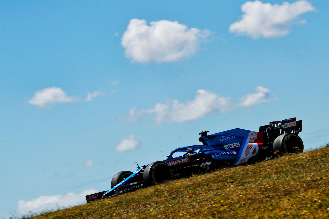 GP PORTOGALLO, Fernando Alonso (ESP) Alpine F1 Team A521.
30.04.2021. Formula 1 World Championship, Rd 3, Portuguese Grand Prix, Portimao, Portugal, Practice Day.
 - www.xpbimages.com, EMail: requests@xpbimages.com © Copyright: Staley / XPB Images