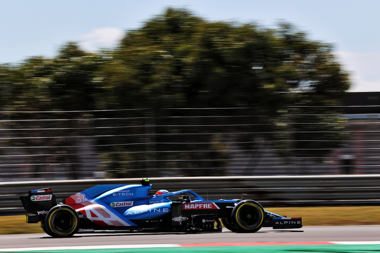 GP PORTOGALLO, Esteban Ocon (FRA) Alpine F1 Team A521.
30.04.2021. Formula 1 World Championship, Rd 3, Portuguese Grand Prix, Portimao, Portugal, Practice Day.
- www.xpbimages.com, EMail: requests@xpbimages.com © Copyright: Batchelor / XPB Images