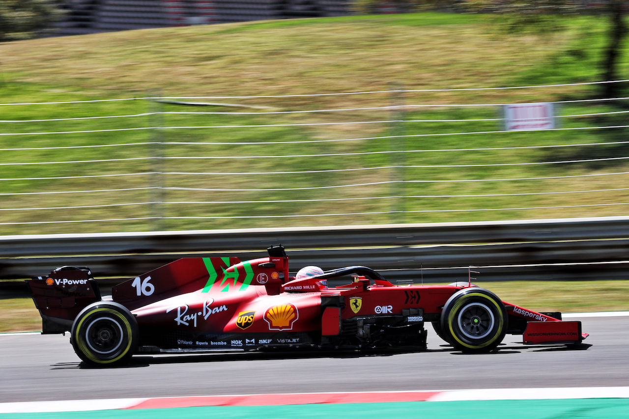 GP PORTOGALLO, Charles Leclerc (MON) Ferrari SF-21.
30.04.2021. Formula 1 World Championship, Rd 3, Portuguese Grand Prix, Portimao, Portugal, Practice Day.
- www.xpbimages.com, EMail: requests@xpbimages.com © Copyright: Batchelor / XPB Images