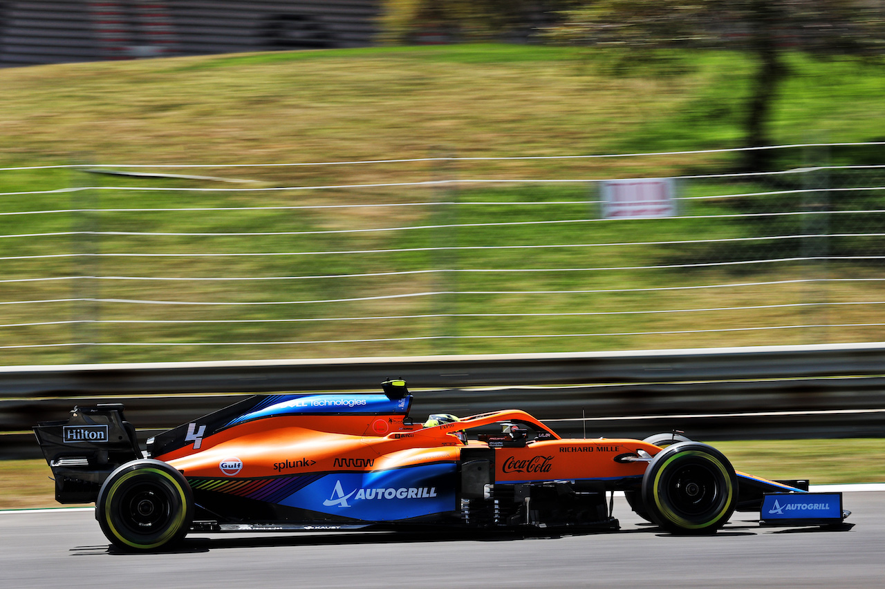 GP PORTOGALLO, Lando Norris (GBR) McLaren MCL35M.
30.04.2021. Formula 1 World Championship, Rd 3, Portuguese Grand Prix, Portimao, Portugal, Practice Day.
- www.xpbimages.com, EMail: requests@xpbimages.com © Copyright: Batchelor / XPB Images