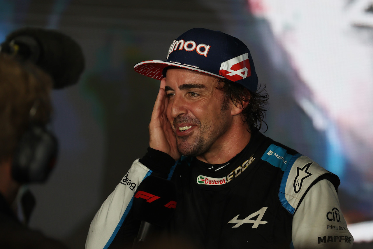 GP QATAR, 3rd place Fernando Alonso (ESP) Alpine F1 Team.
21.11.2021. Formula 1 World Championship, Rd 20, Qatar Grand Prix, Doha, Qatar, Gara Day.
- www.xpbimages.com, EMail: requests@xpbimages.com ¬© Copyright: Batchelor / XPB Images
