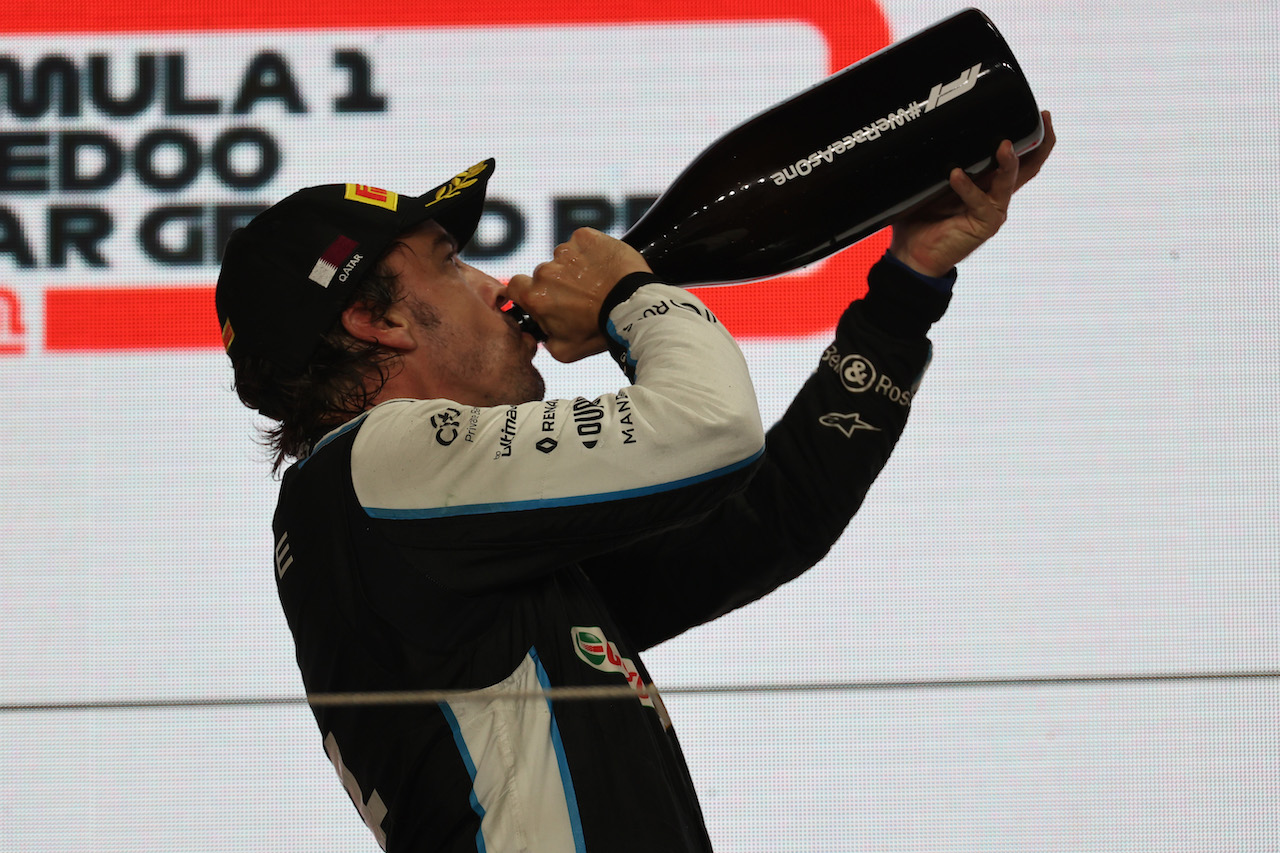 GP QATAR, 3rd place Fernando Alonso (ESP) Alpine F1 Team.
21.11.2021. Formula 1 World Championship, Rd 20, Qatar Grand Prix, Doha, Qatar, Gara Day.
- www.xpbimages.com, EMail: requests@xpbimages.com ¬© Copyright: Batchelor / XPB Images