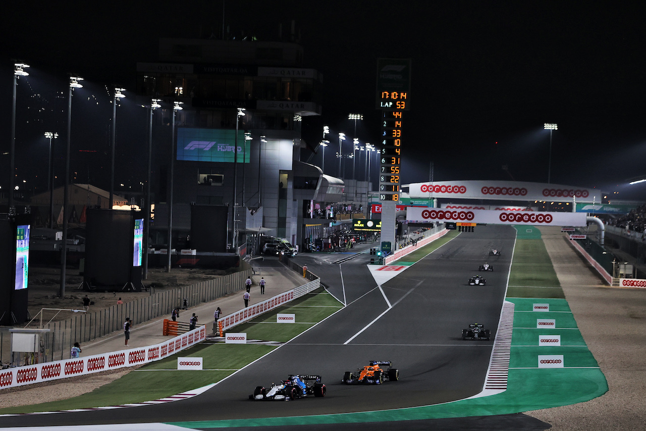 GP QATAR, George Russell (GBR) Williams Racing FW43B.
21.11.2021. Formula 1 World Championship, Rd 20, Qatar Grand Prix, Doha, Qatar, Gara Day.
- www.xpbimages.com, EMail: requests@xpbimages.com © Copyright: Moy / XPB Images