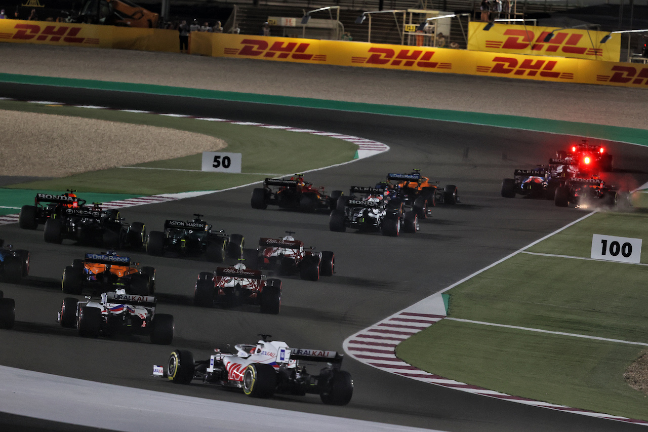 GP QATAR, Nikita Mazepin (RUS) Haas F1 Team VF-21 at the partenza of the race.
21.11.2021. Formula 1 World Championship, Rd 20, Qatar Grand Prix, Doha, Qatar, Gara Day.
- www.xpbimages.com, EMail: requests@xpbimages.com © Copyright: Moy / XPB Images