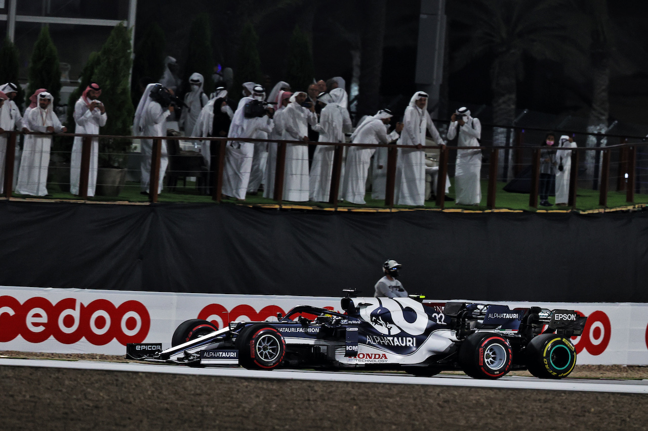 GP QATAR, Yuki Tsunoda (JPN) AlphaTauri AT02.
21.11.2021. Formula 1 World Championship, Rd 20, Qatar Grand Prix, Doha, Qatar, Gara Day.
- www.xpbimages.com, EMail: requests@xpbimages.com © Copyright: Moy / XPB Images