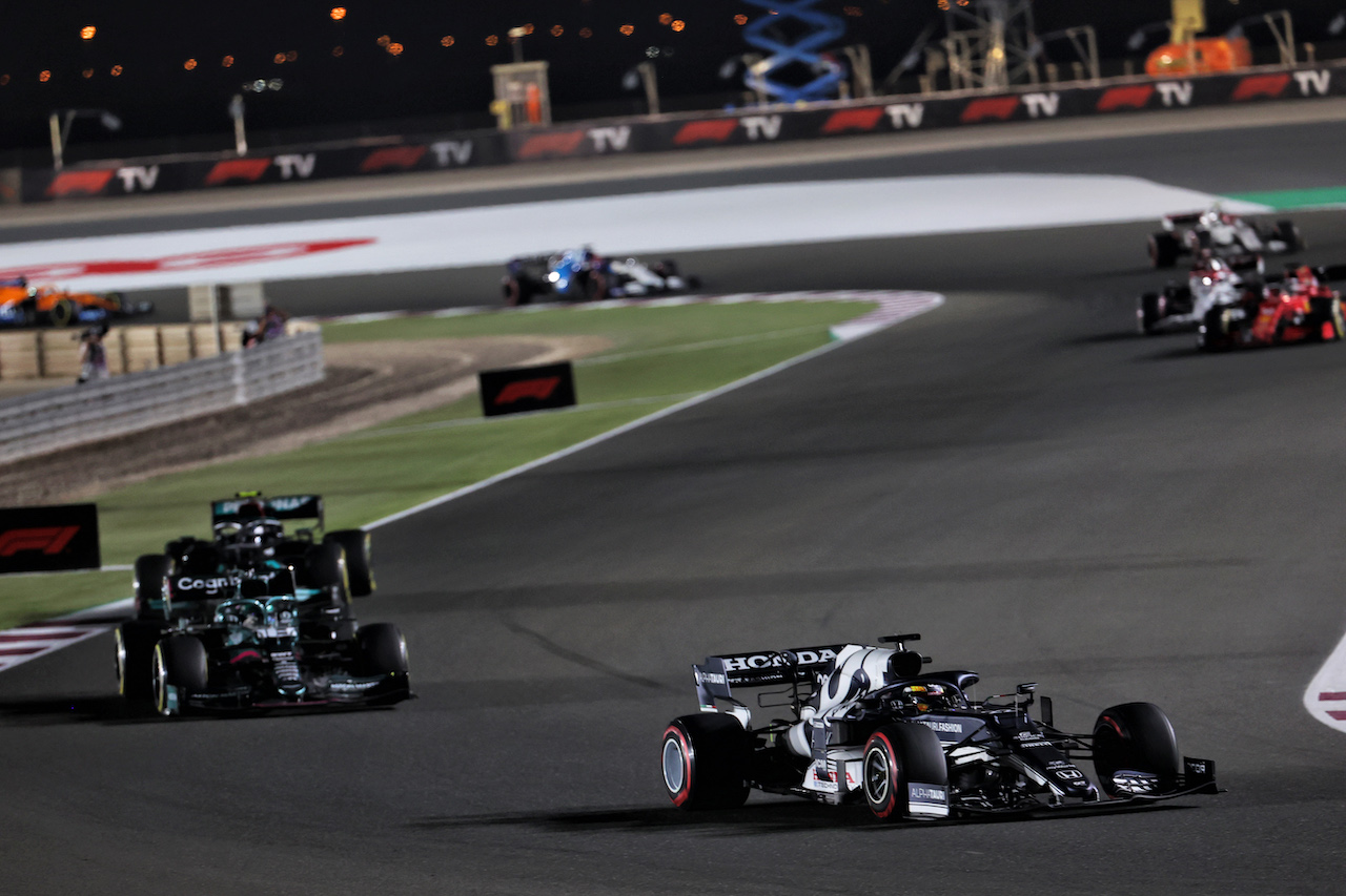 GP QATAR, Yuki Tsunoda (JPN) AlphaTauri AT02.
21.11.2021. Formula 1 World Championship, Rd 20, Qatar Grand Prix, Doha, Qatar, Gara Day.
- www.xpbimages.com, EMail: requests@xpbimages.com © Copyright: Batchelor / XPB Images