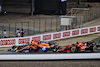 GP QATAR, Max Verstappen (NLD) Red Bull Racing RB16B battle for position with Lando Norris (GBR) McLaren MCL35M e Carlos Sainz Jr (ESP) Ferrari SF-21 at the partenza of the race.
21.11.2021. Formula 1 World Championship, Rd 20, Qatar Grand Prix, Doha, Qatar, Gara Day.
- www.xpbimages.com, EMail: requests@xpbimages.com © Copyright: Moy / XPB Images