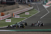 GP QATAR, Lance Stroll (CDN) Aston Martin F1 Team AMR21 davanti a Yuki Tsunoda (JPN) AlphaTauri AT02 e Valtteri Bottas (FIN) Mercedes AMG F1 W12.
21.11.2021. Formula 1 World Championship, Rd 20, Qatar Grand Prix, Doha, Qatar, Gara Day.
- www.xpbimages.com, EMail: requests@xpbimages.com © Copyright: Moy / XPB Images