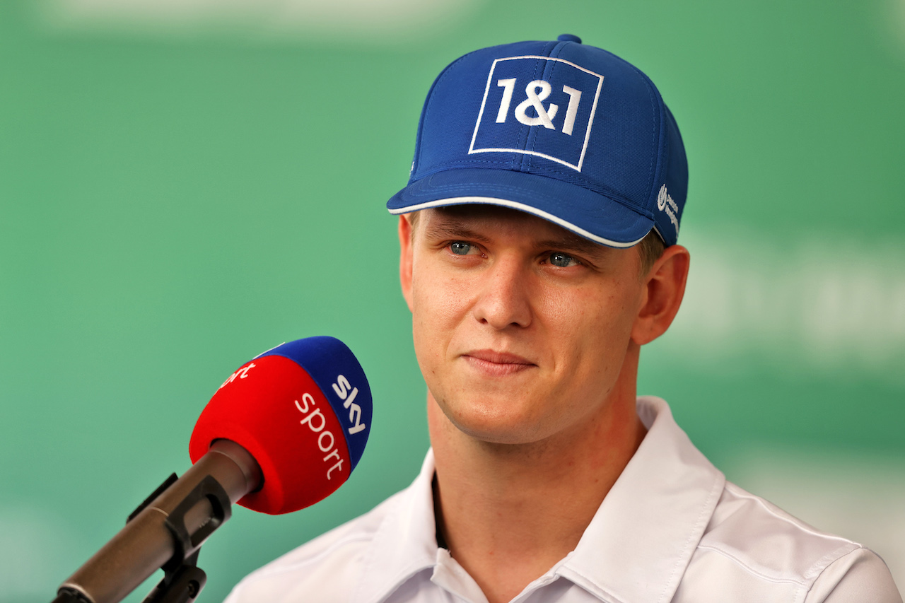 GP QATAR, Mick Schumacher (GER) Haas F1 Team.
18.11.2021. Formula 1 World Championship, Rd 20, Qatar Grand Prix, Doha, Qatar, Preparation Day.
- www.xpbimages.com, EMail: requests@xpbimages.com © Copyright: Moy / XPB Images