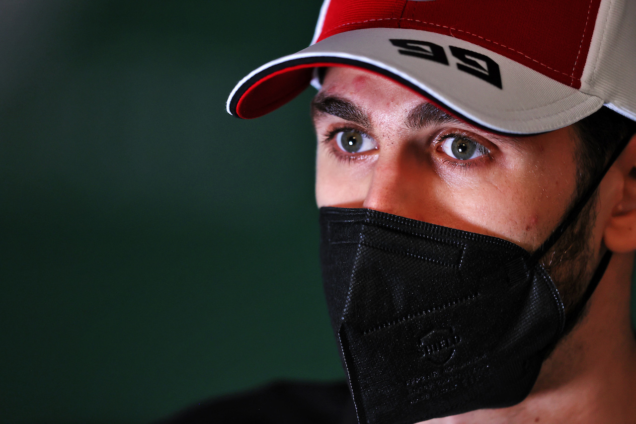 GP QATAR, Antonio Giovinazzi (ITA) Alfa Romeo Racing.
18.11.2021. Formula 1 World Championship, Rd 20, Qatar Grand Prix, Doha, Qatar, Preparation Day.
- www.xpbimages.com, EMail: requests@xpbimages.com © Copyright: Moy / XPB Images