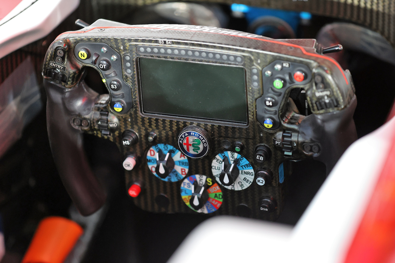 GP QATAR, Alfa Romeo Racing C41 steering wheel.
18.11.2021. Formula 1 World Championship, Rd 20, Qatar Grand Prix, Doha, Qatar, Preparation Day.
- www.xpbimages.com, EMail: requests@xpbimages.com © Copyright: Batchelor / XPB Images