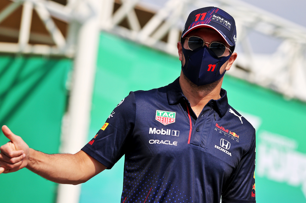 GP QATAR, Sergio Perez (MEX) Red Bull Racing.
18.11.2021. Formula 1 World Championship, Rd 20, Qatar Grand Prix, Doha, Qatar, Preparation Day.
- www.xpbimages.com, EMail: requests@xpbimages.com © Copyright: Moy / XPB Images