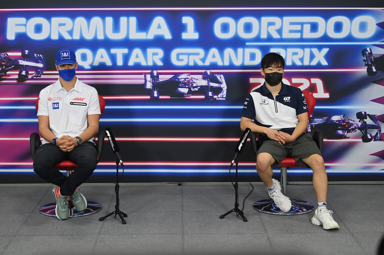 GP QATAR, Mick Schumacher (GER) Haas F1 Team e Yuki Tsunoda (JPN) AlphaTauri in the FIA Press Conference.
18.11.2021. Formula 1 World Championship, Rd 20, Qatar Grand Prix, Doha, Qatar, Preparation Day.
- www.xpbimages.com, EMail: requests@xpbimages.com © Copyright: FIA Pool Image for Editorial Use Only