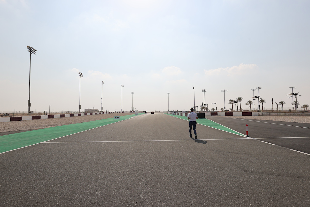 GP QATAR, Pit Lane entrance.
18.11.2021. Formula 1 World Championship, Rd 20, Qatar Grand Prix, Doha, Qatar, Preparation Day.
- www.xpbimages.com, EMail: requests@xpbimages.com ¬© Copyright: Batchelor / XPB Images