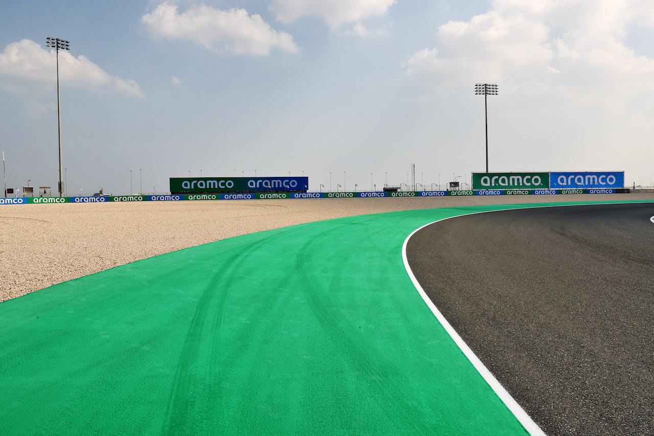 GP QATAR, Circuit Atmosfera - Turn 7.
18.11.2021. Formula 1 World Championship, Rd 20, Qatar Grand Prix, Doha, Qatar, Preparation Day.
- www.xpbimages.com, EMail: requests@xpbimages.com © Copyright: Batchelor / XPB Images