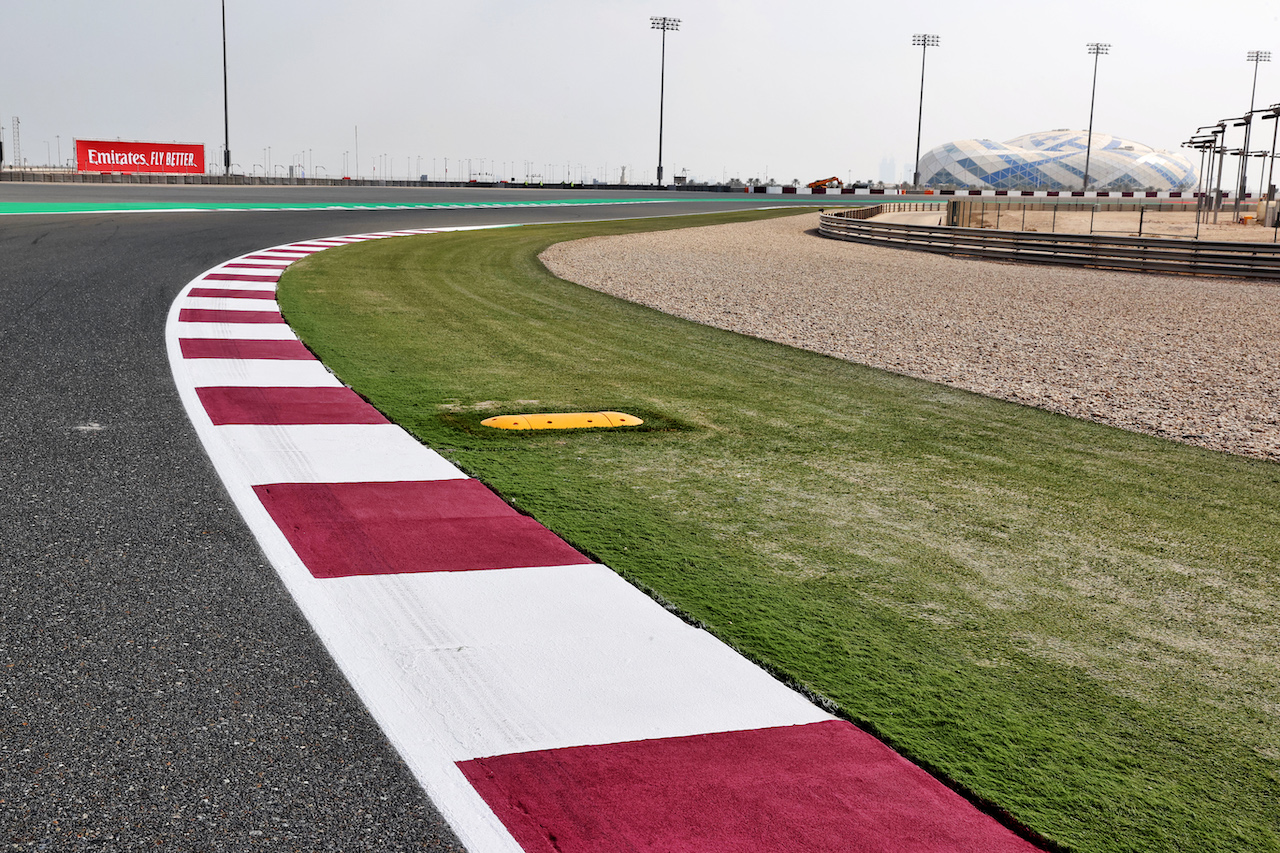 GP QATAR, Circuit Atmosfera - Turn 12.
18.11.2021. Formula 1 World Championship, Rd 20, Qatar Grand Prix, Doha, Qatar, Preparation Day.
- www.xpbimages.com, EMail: requests@xpbimages.com © Copyright: Batchelor / XPB Images