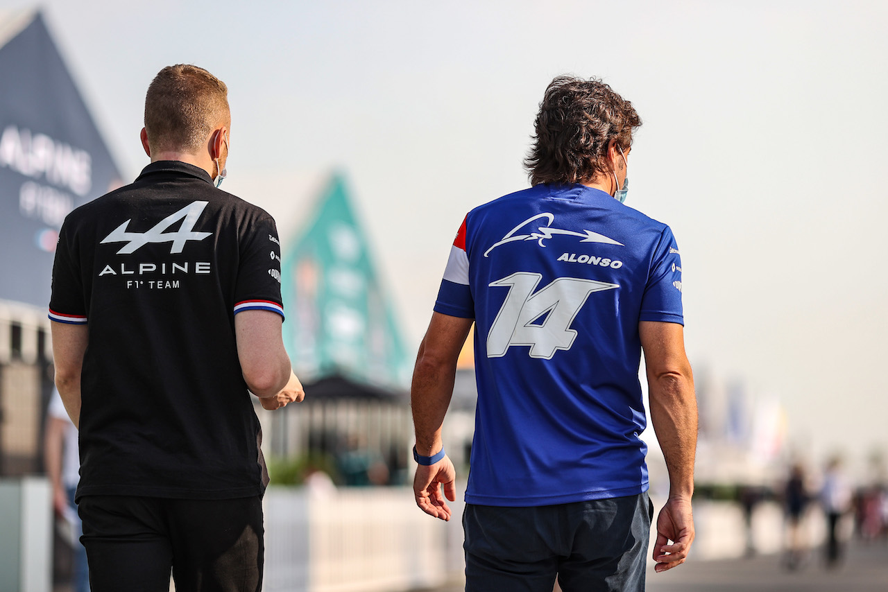 GP QATAR, Fernando Alonso (ESP) Alpine F1 Team.
18.11.2021. Formula 1 World Championship, Rd 20, Qatar Grand Prix, Doha, Qatar, Preparation Day.
- www.xpbimages.com, EMail: requests@xpbimages.com © Copyright: Charniaux / XPB Images