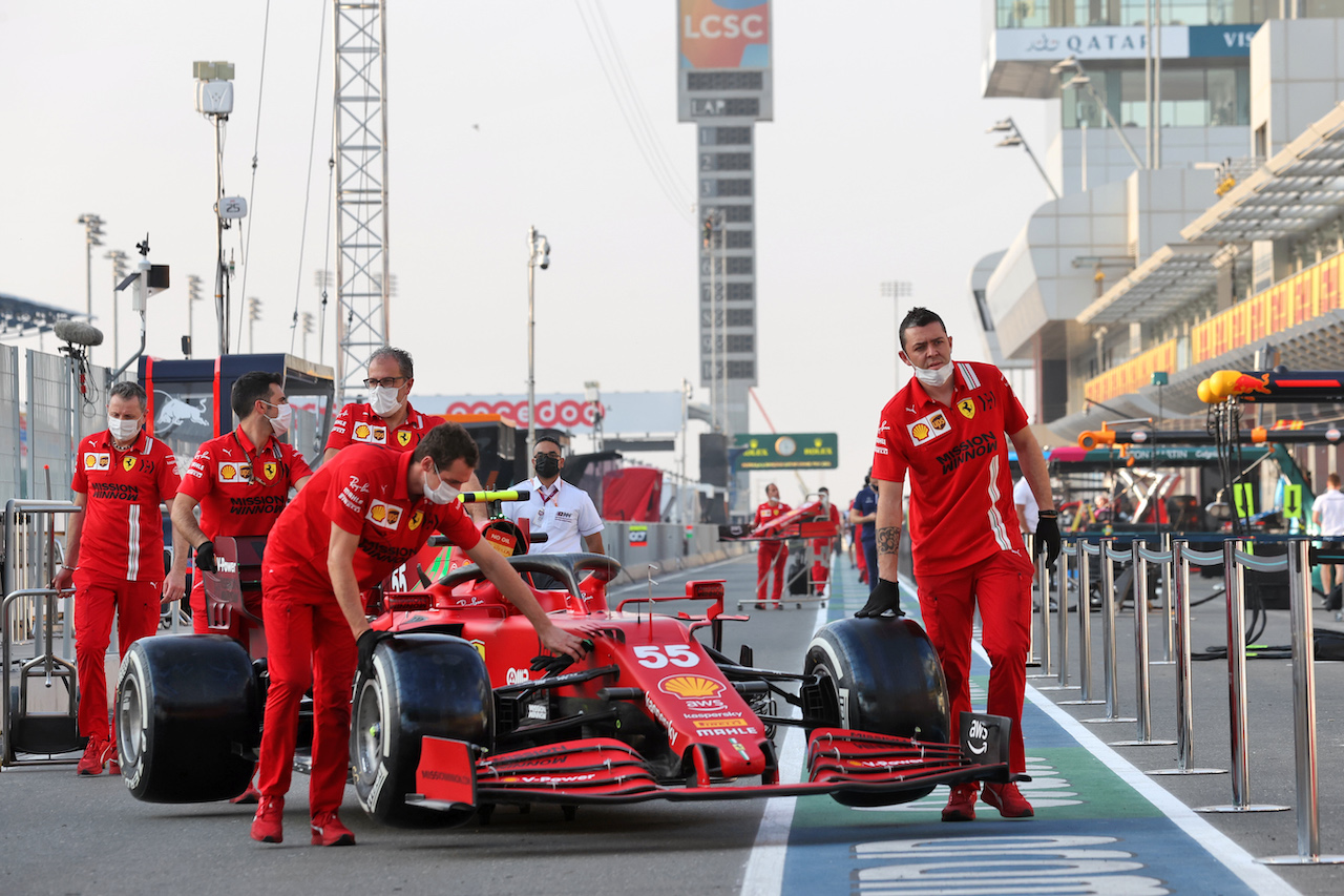 GP QATAR, Ferrari SF-21 of Carlos Sainz Jr (ESP).
18.11.2021. Formula 1 World Championship, Rd 20, Qatar Grand Prix, Doha, Qatar, Preparation Day.
- www.xpbimages.com, EMail: requests@xpbimages.com © Copyright: Batchelor / XPB Images