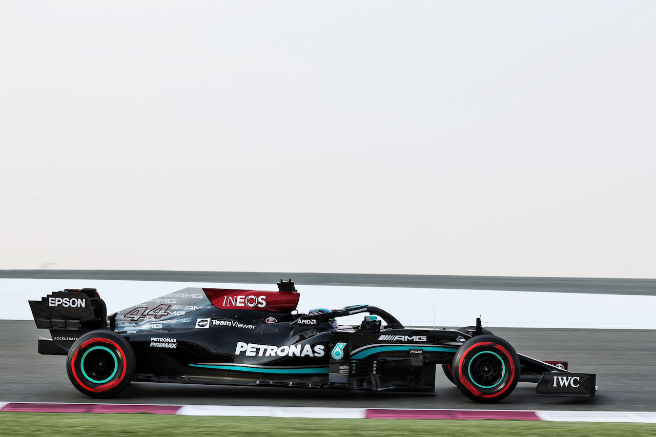 GP QATAR, Lewis Hamilton (GBR) Mercedes AMG F1 W12.
20.11.2021. Formula 1 World Championship, Rd 20, Qatar Grand Prix, Doha, Qatar, Qualifiche Day.
- www.xpbimages.com, EMail: requests@xpbimages.com © Copyright: Batchelor / XPB Images