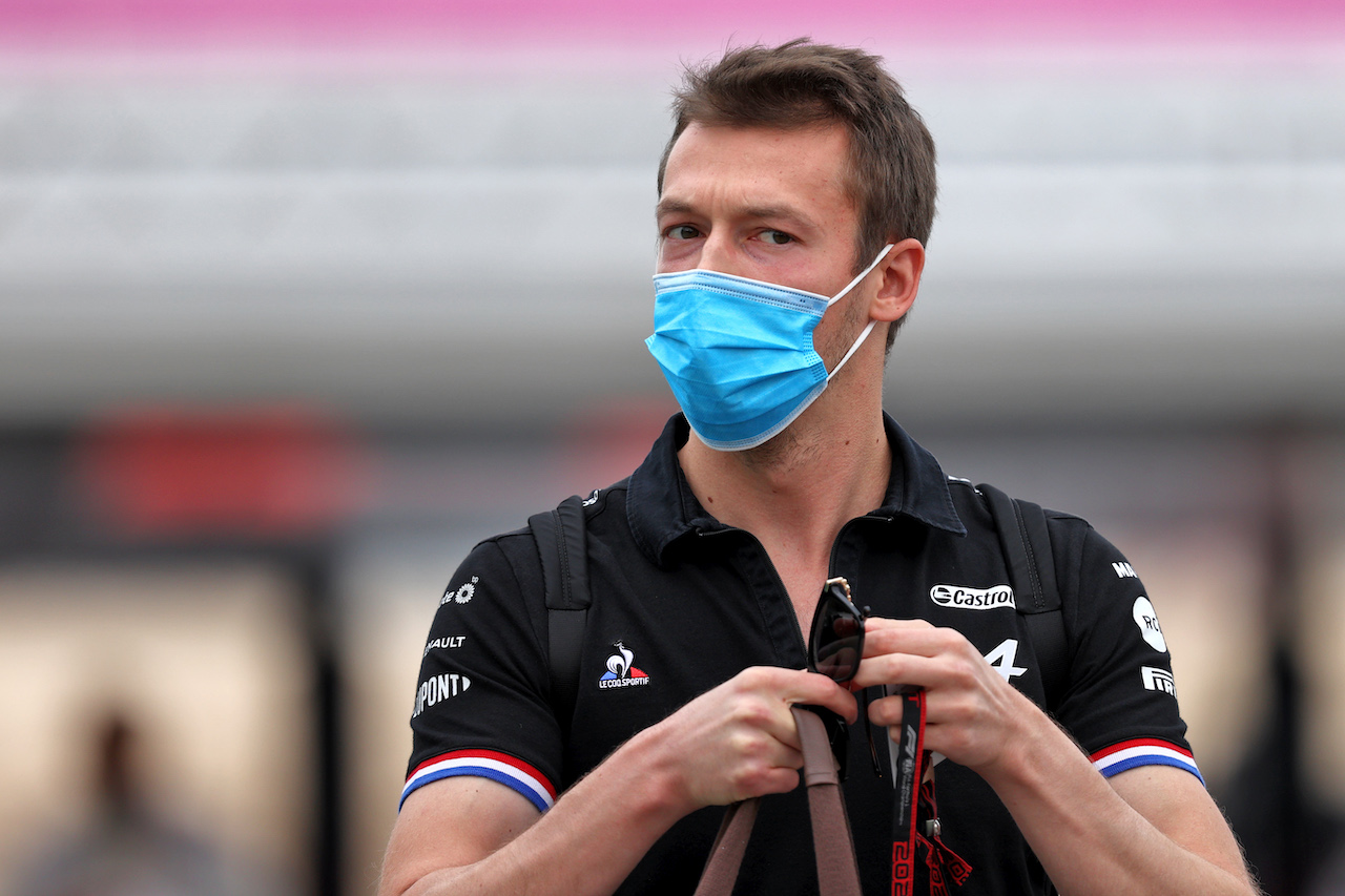 GP QATAR, Daniil Kvyat (RUS) Alpine F1 Team Reserve Driver.
20.11.2021. Formula 1 World Championship, Rd 20, Qatar Grand Prix, Doha, Qatar, Qualifiche Day.
- www.xpbimages.com, EMail: requests@xpbimages.com © Copyright: Moy / XPB Images