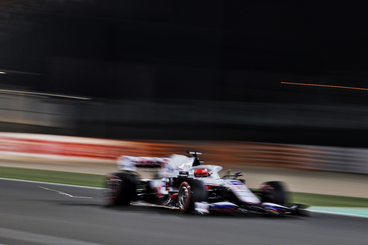 GP QATAR, Nikita Mazepin (RUS) Haas F1 Team VF-21.
20.11.2021. Formula 1 World Championship, Rd 20, Qatar Grand Prix, Doha, Qatar, Qualifiche Day.
- www.xpbimages.com, EMail: requests@xpbimages.com © Copyright: Moy / XPB Images